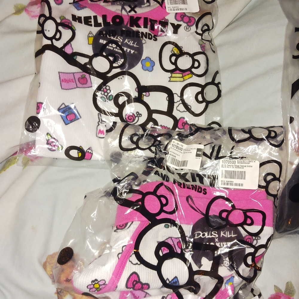 SOLD OUT DISCONTINUED DOLLSKILL PLUS SIZE HELLO KITTY THERMAL & SEPARATE UNDIES